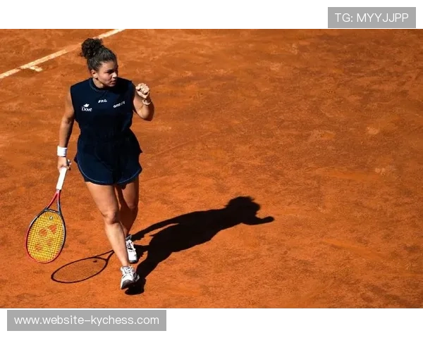 袁悦遗憾不敌鲍里妮止步武汉网球公开赛次轮关键分处理失误成最大败因