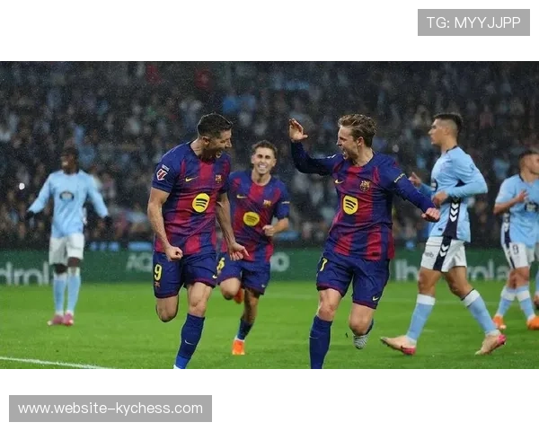 巴萨客场4-2逆转塞尔塔,莱万帽子戏法紧追皇马 巴萨客场4-2逆转塞尔塔,莱万帽子戏法紧追皇马