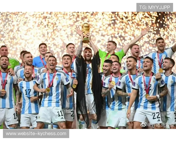 世界杯冠军奖杯巡回展抵达亚洲，多站互动活动吸引球迷