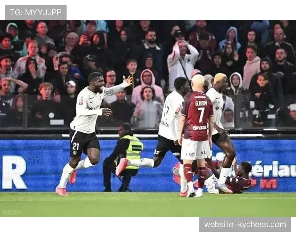 官方确认：巴黎对阵梅斯的比赛中VAR介入，取消主队一粒点球判罚